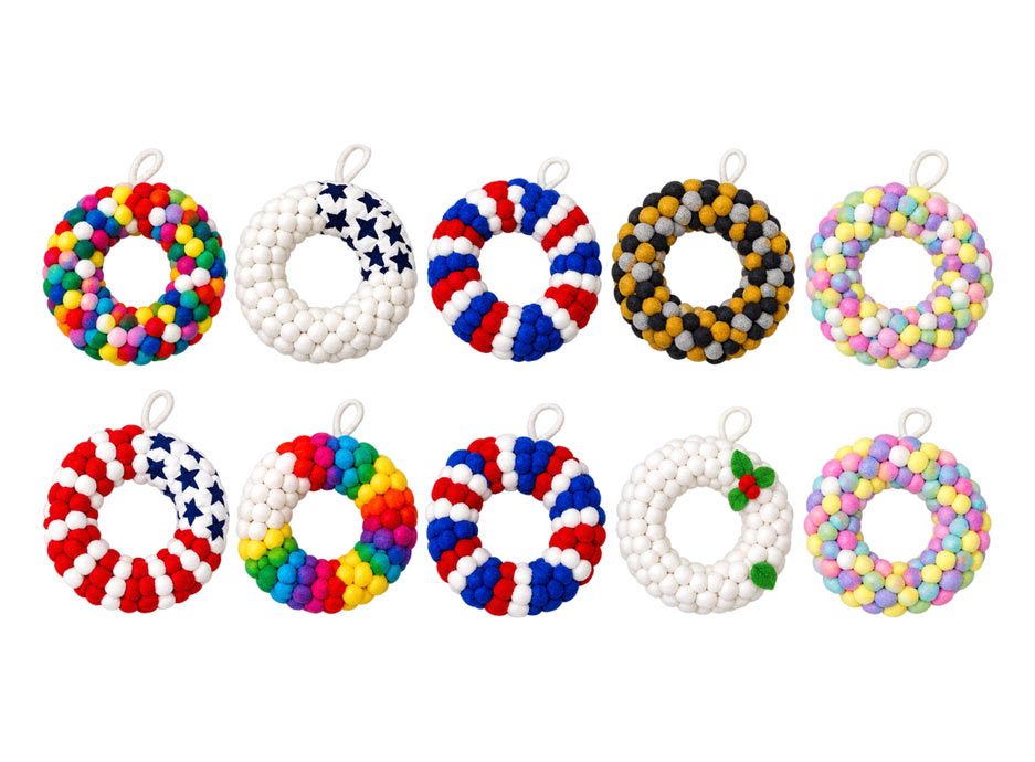 felt-ball-wreaths